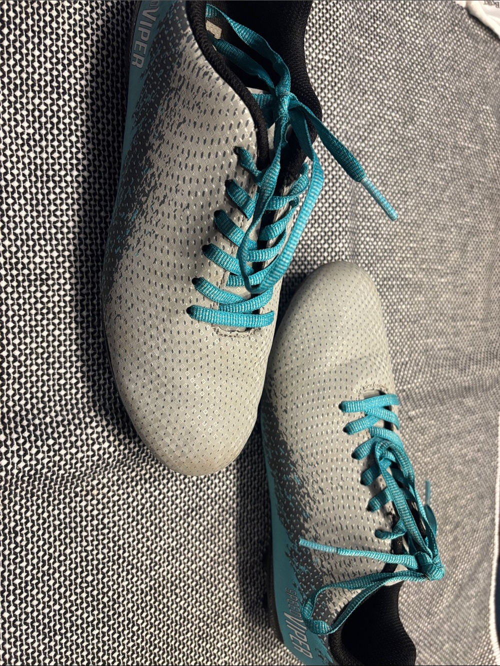 KIDS DSG speed viper soccer cleats in Light Gray with Teal Laces